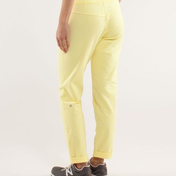 Lululemon | Rejuvenate Sweat Pant (2013) | Mellow Lemon Yellow | Size 6 - Picture 8 of 9